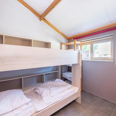 In With Private Garden, Cleaning Included Holiday home *