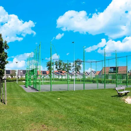 In With Private Garden, Cleaning Included Holiday home *