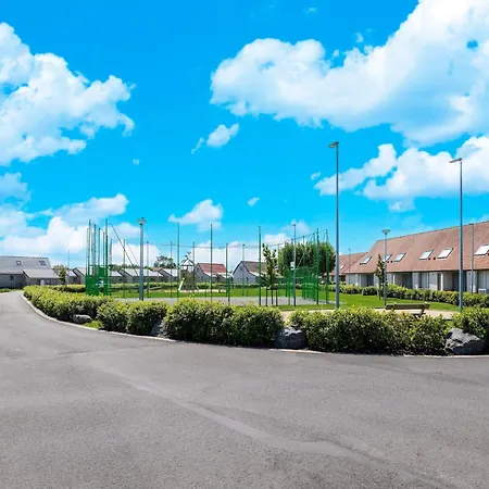 In With Private Garden, Cleaning Included Holiday home