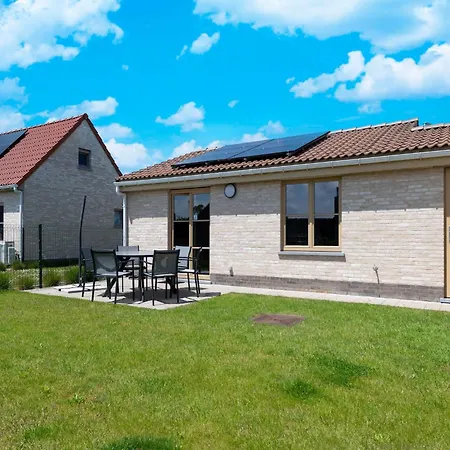 Holiday home In With Private Garden, Cleaning Included