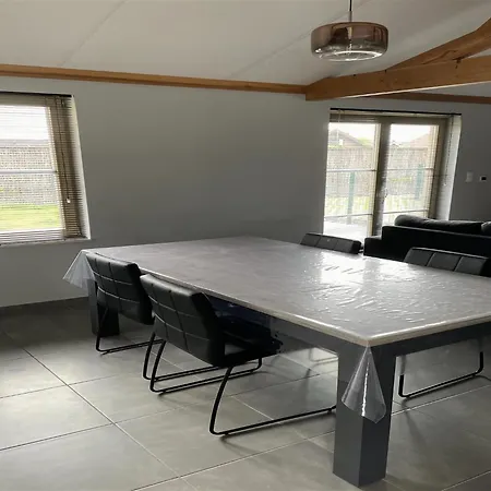In With Private Garden, Cleaning Included *