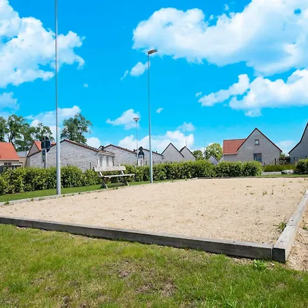 In With Private Garden, Cleaning Included Holiday home *